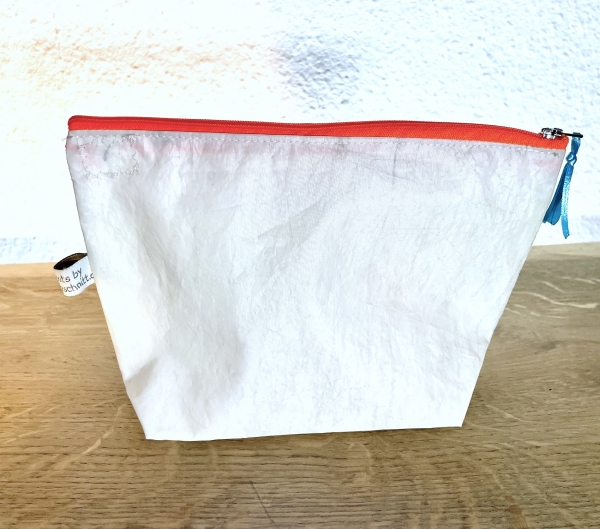 Segeltuchtasche mit neonorangen / türkisem Fisch